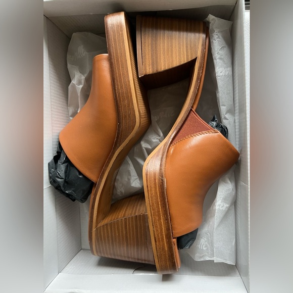 NWT L’Intervalle Tan Leather sandals 41/10 - Picture 8 of 8
